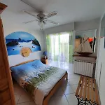 Appartement Hébergements Lyael - Marina Lumineuse Avec Ponton Privé à Port Camargue Le Grau-du-Roi
