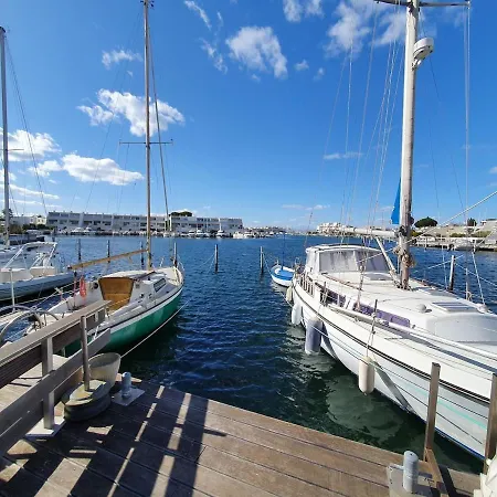 Hébergements Lyael - Marina Lumineuse Avec Ponton Privé à Port Camargue Le Grau-du-Roi