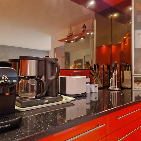 Appartement Hébergements Lyael - Marina Lumineuse Avec Ponton Privé à Port Camargue *