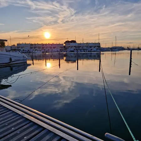 Hebergements Lyael - Marina Lumineuse Avec Ponton Prive A Port Camargue